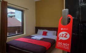 Reddoorz At Hotel Rich Parepare Near Pantai Mattirotasi