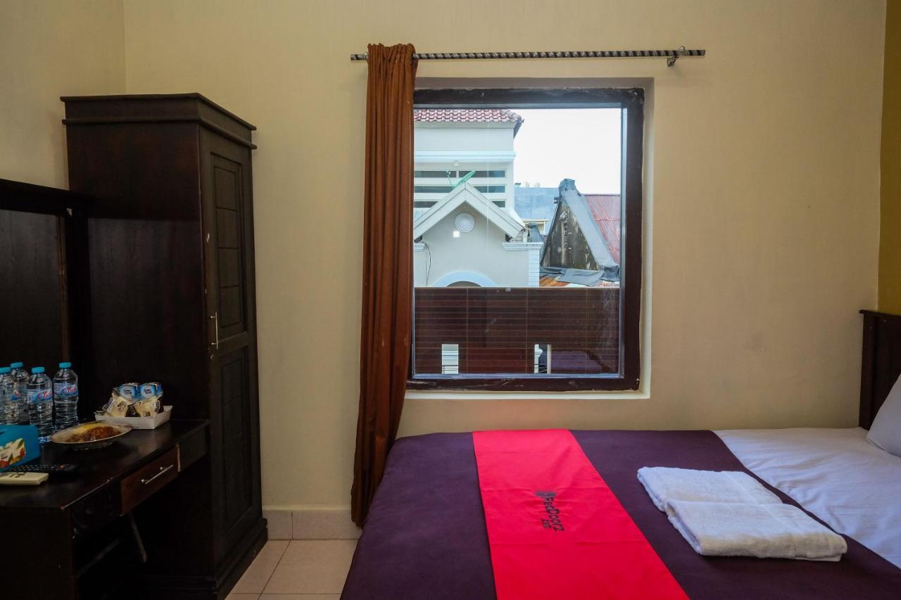 Reddoorz At Hotel Rich Parepare Near Pantai Mattirotasi Bagian luar foto