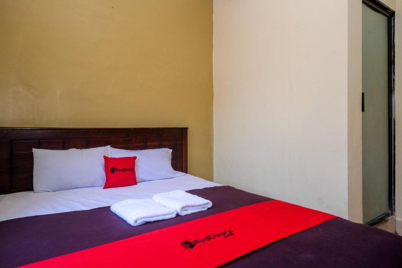 Reddoorz At Hotel Rich Parepare Near Pantai Mattirotasi Bagian luar foto