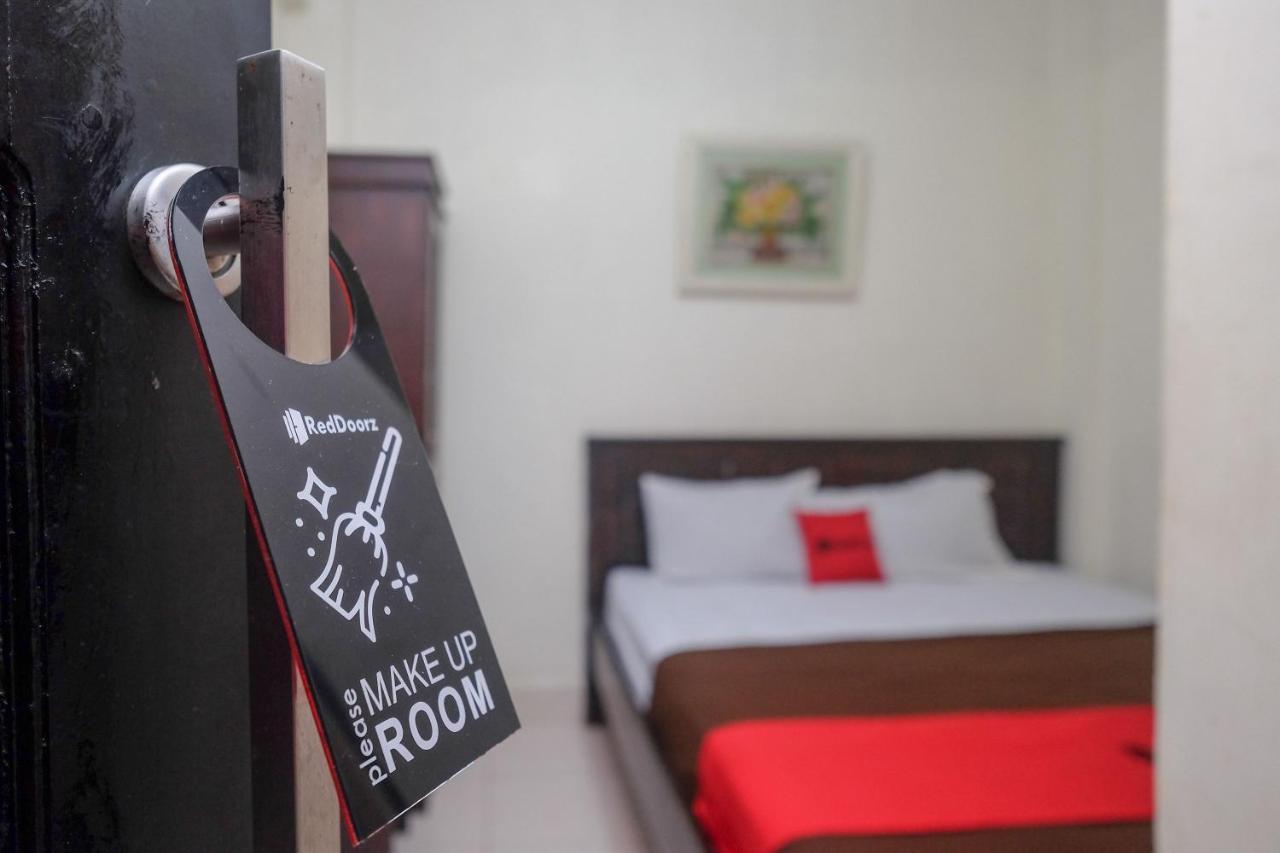 Reddoorz At Hotel Rich Parepare Near Pantai Mattirotasi Bagian luar foto