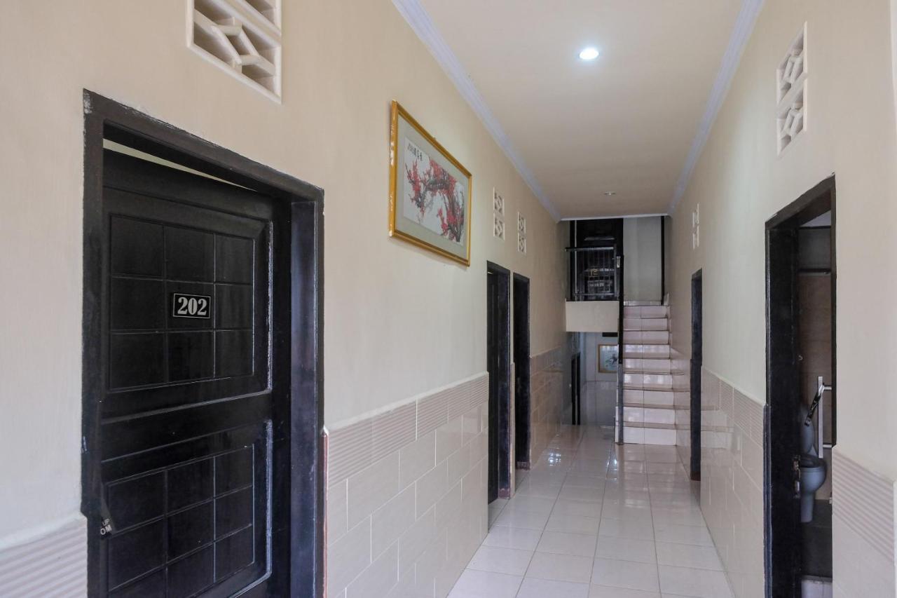 Reddoorz At Hotel Rich Parepare Near Pantai Mattirotasi Bagian luar foto