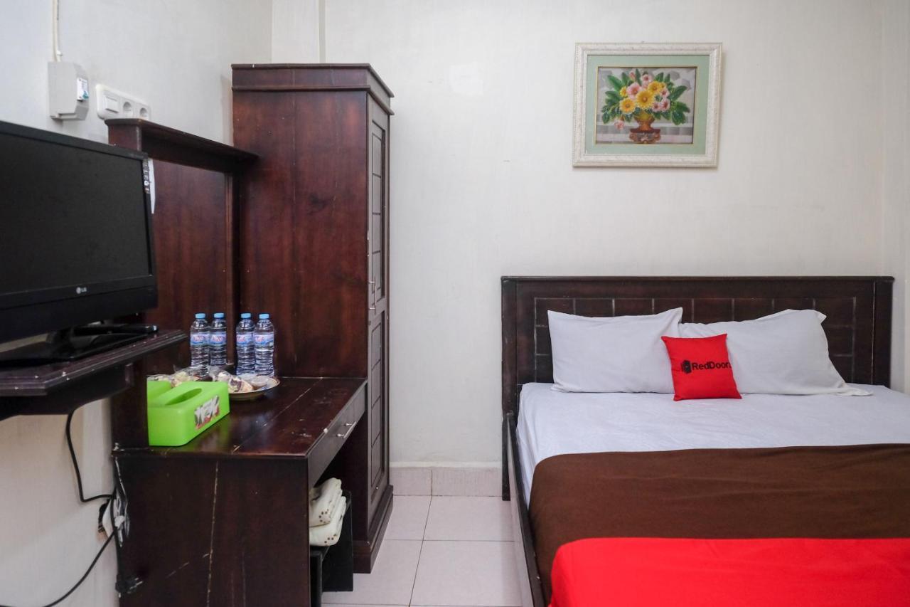 Reddoorz At Hotel Rich Parepare Near Pantai Mattirotasi Bagian luar foto