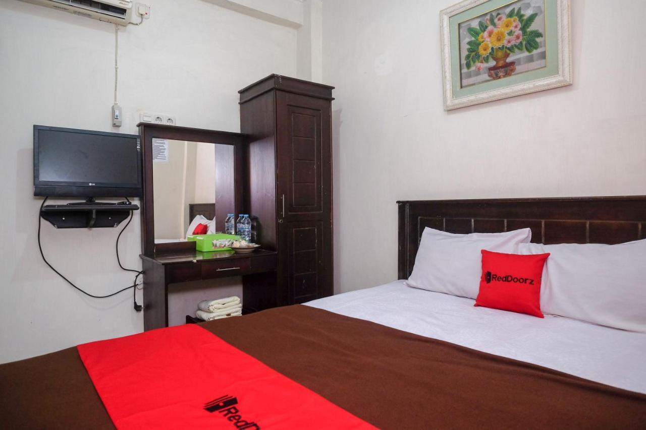 Reddoorz At Hotel Rich Parepare Near Pantai Mattirotasi Bagian luar foto