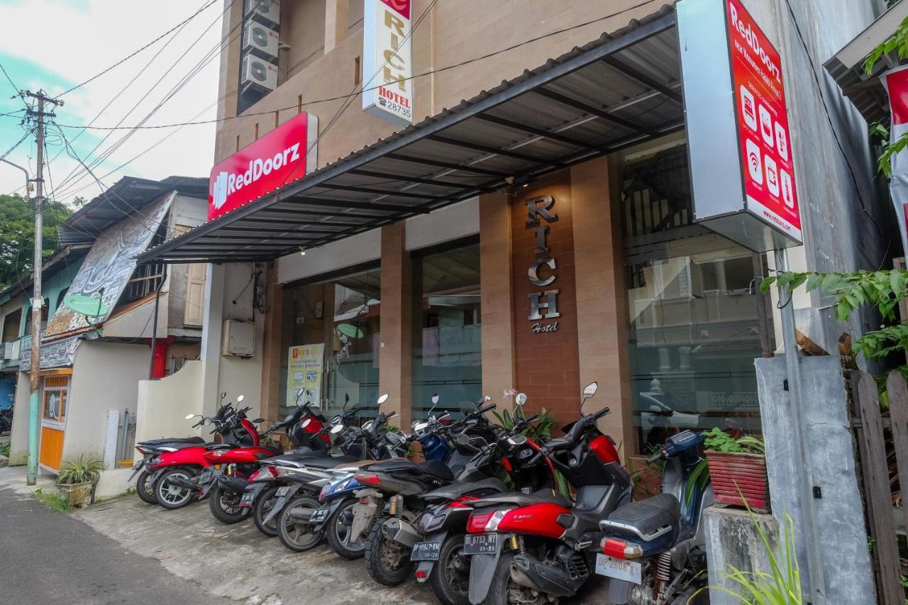 Reddoorz At Hotel Rich Parepare Near Pantai Mattirotasi Bagian luar foto