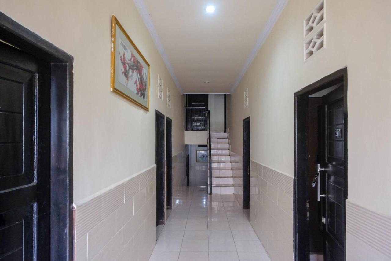 Reddoorz At Hotel Rich Parepare Near Pantai Mattirotasi Bagian luar foto