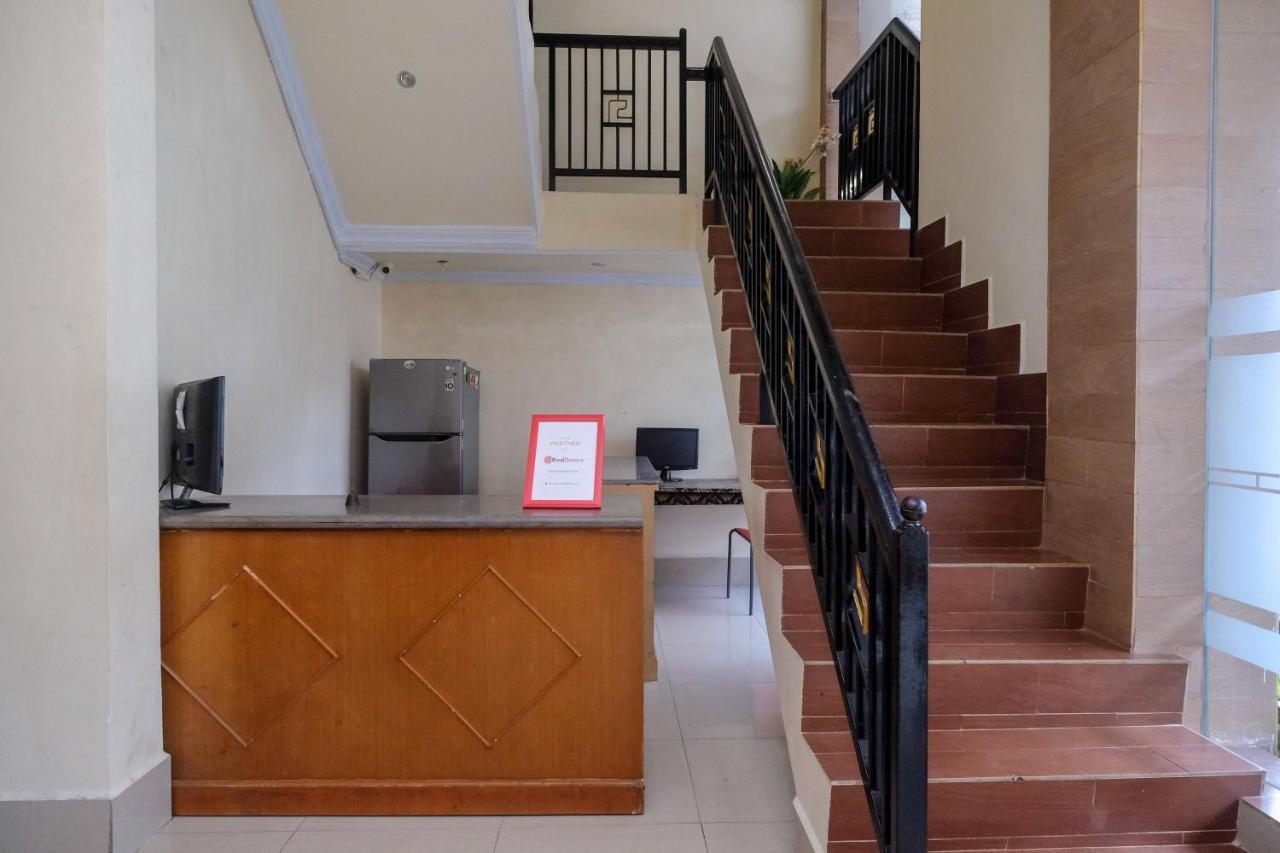Reddoorz At Hotel Rich Parepare Near Pantai Mattirotasi Bagian luar foto