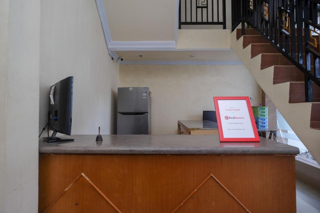 Reddoorz At Hotel Rich Parepare Near Pantai Mattirotasi Bagian luar foto