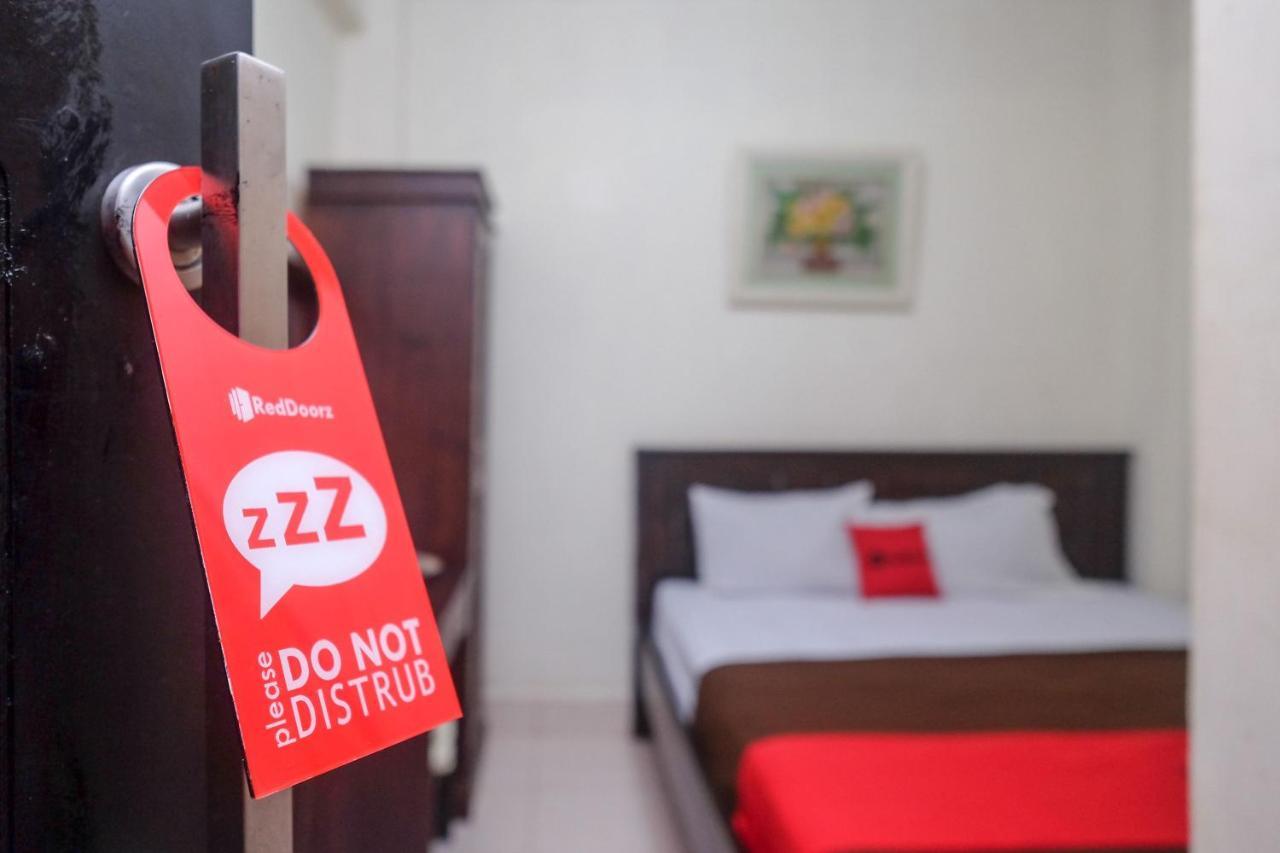 Reddoorz At Hotel Rich Parepare Near Pantai Mattirotasi Bagian luar foto